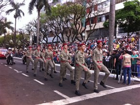 Milhares de pessoas acompanharam o desfile em comemoração à Independência do Brasil